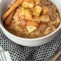 Apple Cinnamon Oatmeal